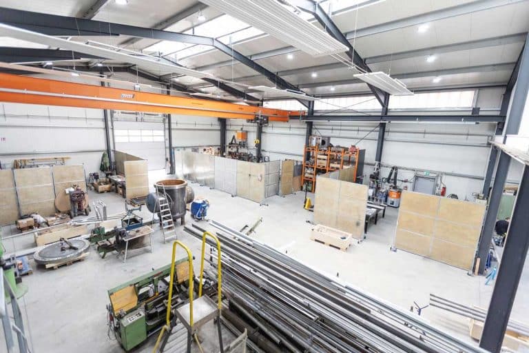 Workshop in our strainer manufacturing, where industrial strainers are built from order to delivery
