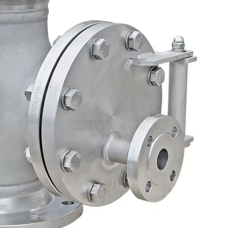 T-type strainer with flanged vent in the housing cover, as this design has no low point
